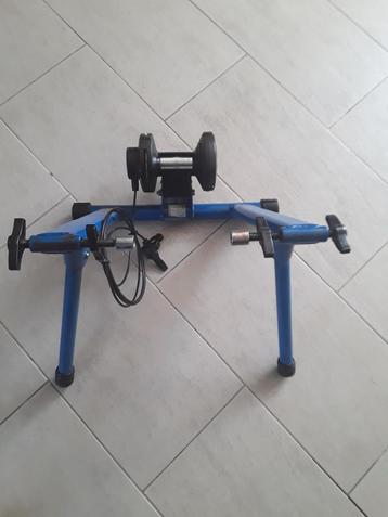Home trainer voor uw eigen fiets binnen  beschikbaar voor biedingen