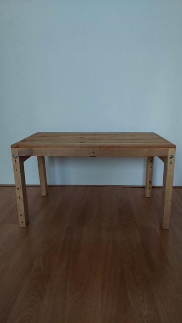 Tuin bijzettafel  beschikbaar voor biedingen