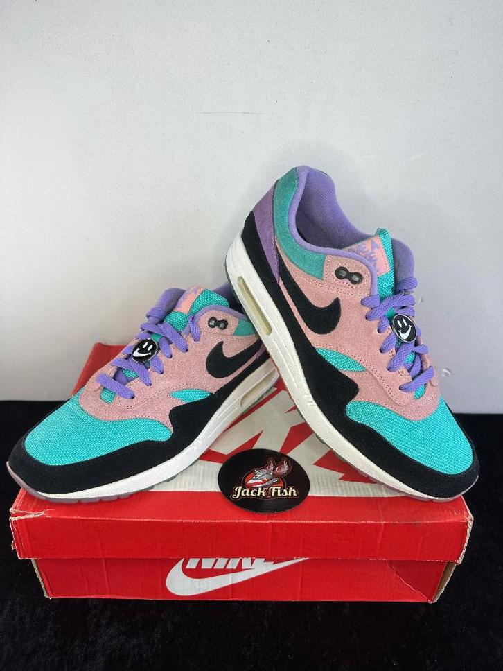 Nike air Max 1 Have a nike day - size 42,5, Kleding | Heren, Schoenen, Zo goed als nieuw, Sneakers of Gympen, Overige kleuren
