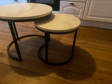 2 delig bijzet/ salon tafel met 2 cm massief Dekton beschikbaar voor biedingen