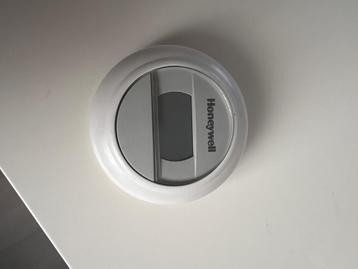 Honeywell thermostaat  beschikbaar voor biedingen