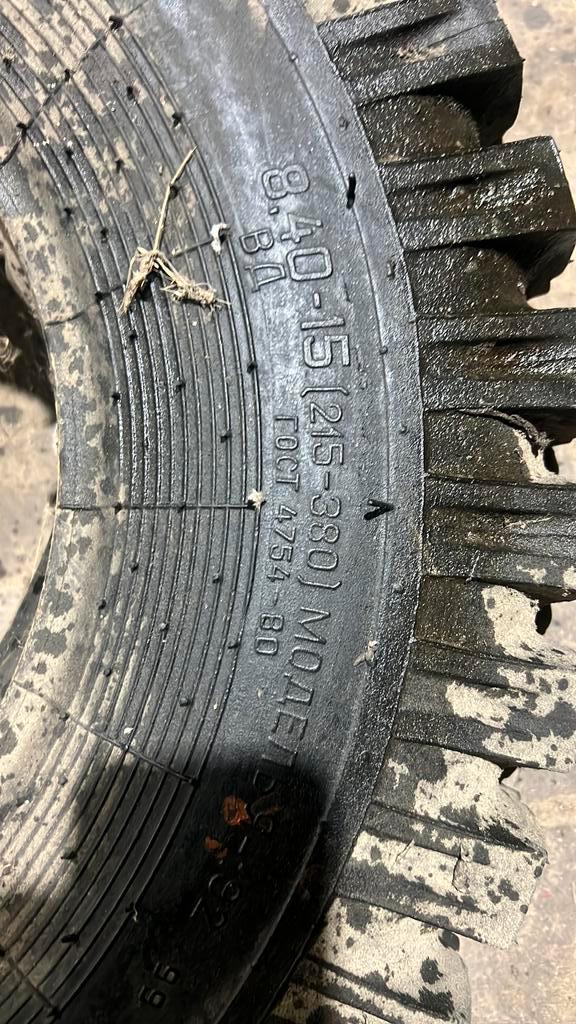 Nieuwe banden 8.40x15 R 38 ( 215 /90-15 c ) uaz 469 en 452, Auto-onderdelen, Banden en Velgen, Banden en Velgen, All Season, 15 inch