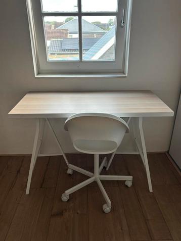 Bureau met (draai)stoel - zeer goede staat! beschikbaar voor biedingen
