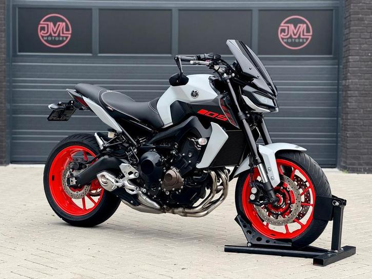 Yamaha MT-09 ABS QS ICE FLUO Custom zadel mt09 mt 09 bj.2019, Motoren, Motoren | Yamaha, Bedrijf, Naked bike, meer dan 35 kW, 3 cilinders