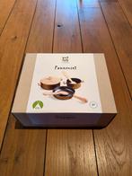Plan Toys Pannenset - Nieuw in doos!, Kinderen en Baby's, Speelgoed | Speelkeukens, Ophalen of Verzenden, Nieuw, Hout, Speelkeuken-accessoire
