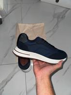 Loro Piana Sneakers Maat 44 Marineblauw, Blauw, Ophalen of Verzenden, Loro Piana, Sneakers of Gympen