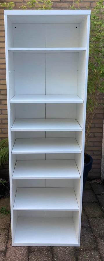 IKEA BESTA boekenkast - nette staat beschikbaar voor biedingen