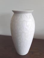 West Germany vaas, wit, 25cm hoog, Wit, Aardewerk of Porselein, Ophalen of Verzenden, Zo goed als nieuw