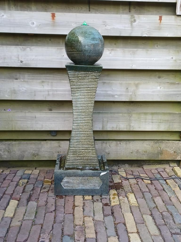 Waterornament met verlichting, Tuin en Terras, Waterpartijen en Fonteinen, Ophalen, Gebruikt, Beton, Waterornament
