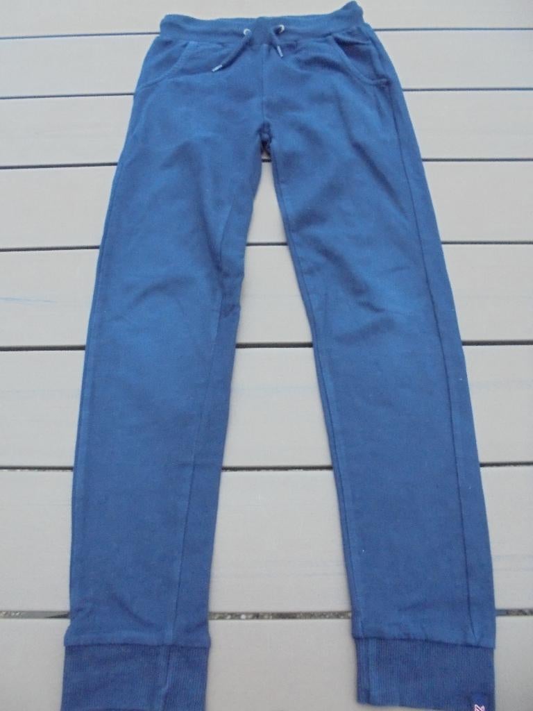 Donkerblauwe broek KOKO NOKO, Kinderen en Baby's, Kinderkleding | Maat 122, Broek, Meisje, Ophalen of Verzenden, Zo goed als nieuw