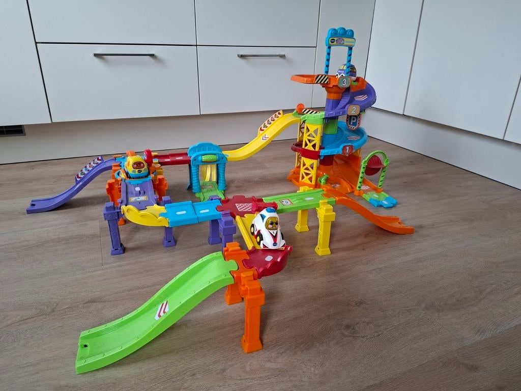 Vtech Toet Toet Auto's Parkeertoren + Brug met wegdelen, Kinderen en Baby's, Speelgoed | Vtech, Ophalen of Verzenden, Gebruikt