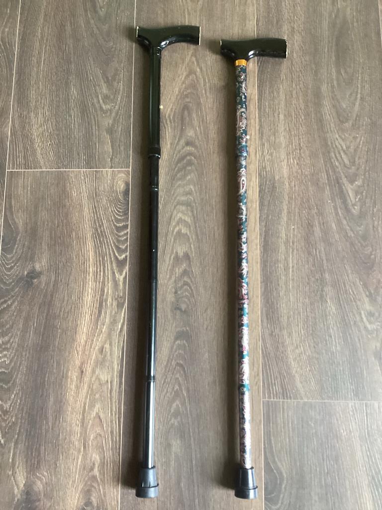 2x Verstelbare Wandelstok (Luxe Print & Klassiek Zwart), Diversen, Wandelstokken, Ophalen, Verstelbaar, Gebruikt