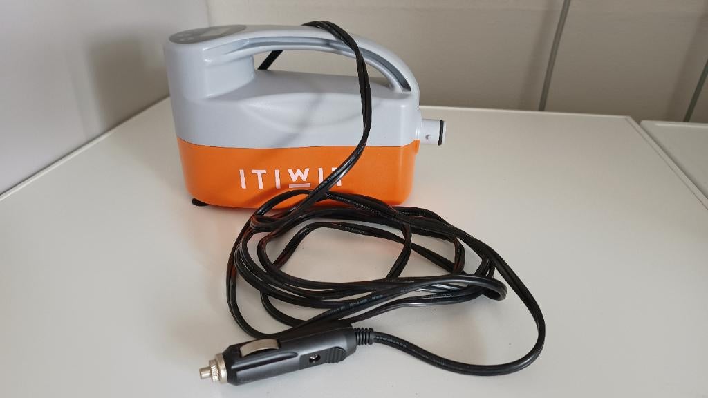 Itiwit Electrische pomp voor opblaasbare boten, kano's enz, Eén persoon, Overige typen, Ophalen of Verzenden, Zo goed als nieuw