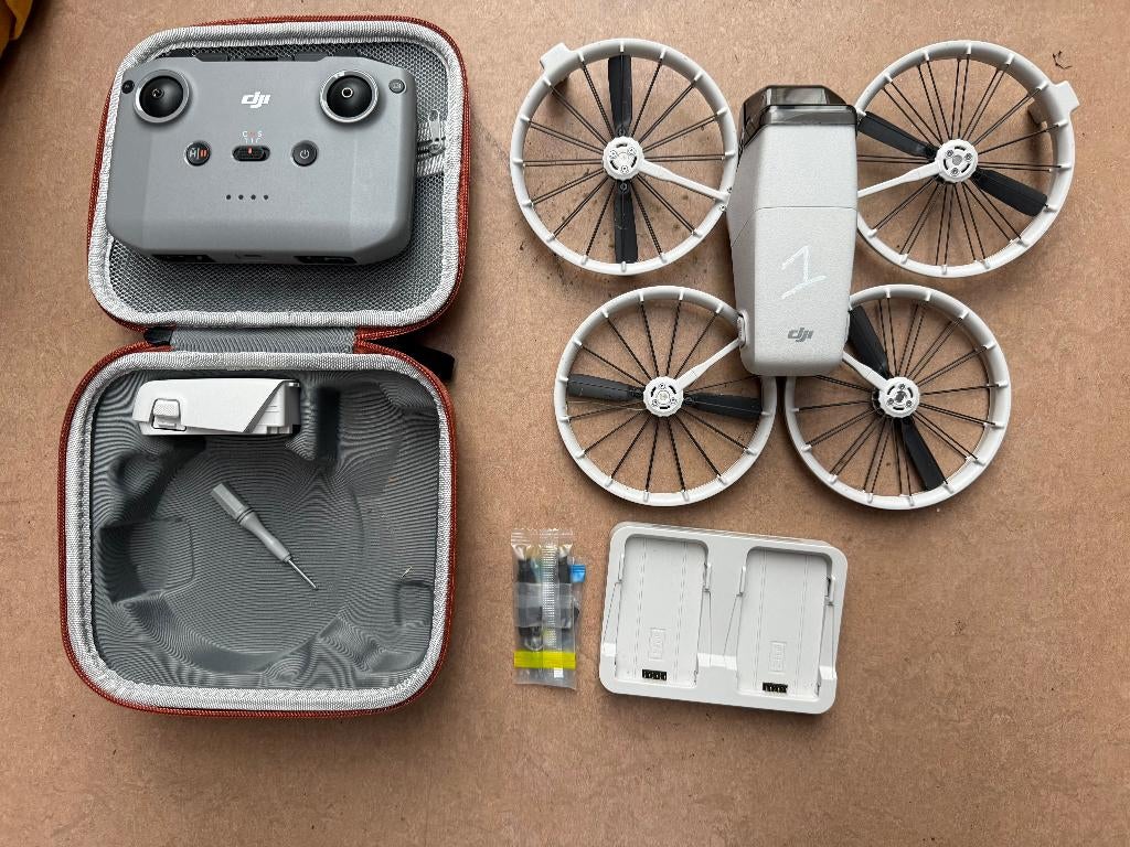 DJI Flip Drone Travel Kit | Extra Accu + Lader + Case, Cameradrone, 100 tot 1000 meter, Zo goed als nieuw, DJI