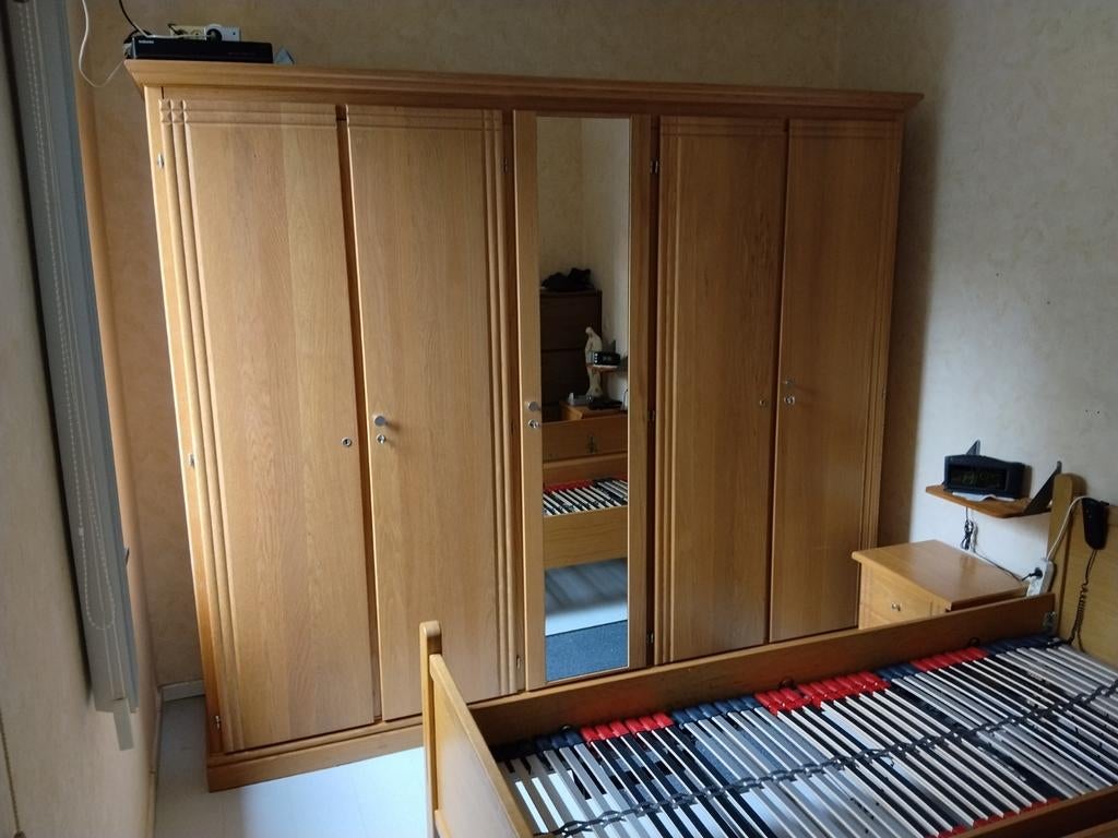 Grote massief blank eiken kledingkast met spiegel, Ophalen, Gebruikt