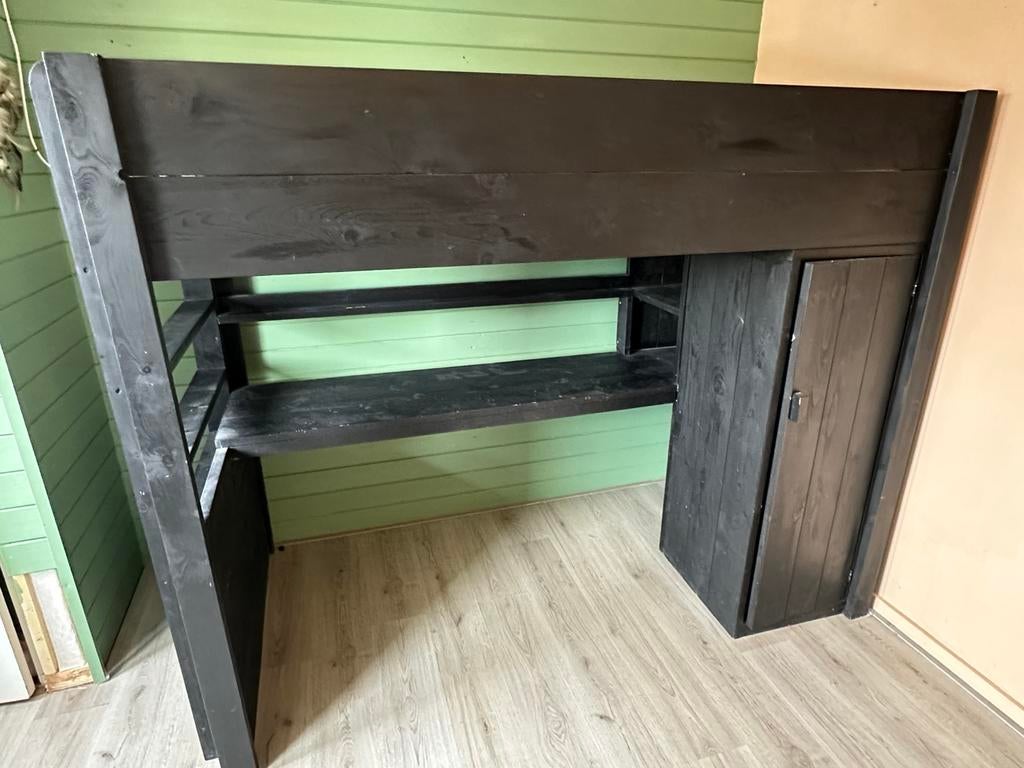 Twee stijger houten hoogslapers met kast en bureau eronder, Ophalen, Eenpersoons, Zo goed als nieuw, 90 cm