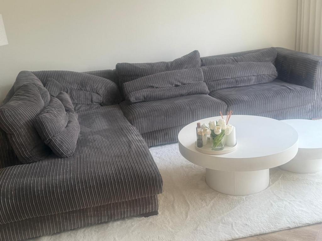 Comfortabele Grijze Corduroy Lounge Hoekbank, Ophalen, 250 tot 300 cm, Gebruikt, 100 tot 125 cm