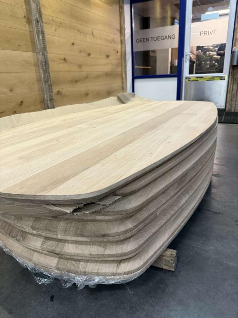 Eikenhouten grote en brede ovale tafelbladen bijna foutvrij!, Huis en Inrichting, Tafels | Eettafels, Hout@hameren.nl, Hertog van beijerenstraat 2a