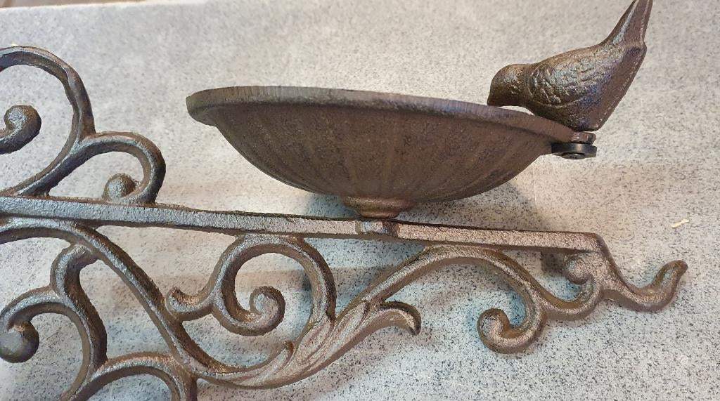 VOEDERSCHAAL MET VOGEL/ GIETIJZER / DRINKSCHAAL, Nieuw, Info@huisentuindecoratiemarie.nl, Huis en tuin decoratie marie, Peize