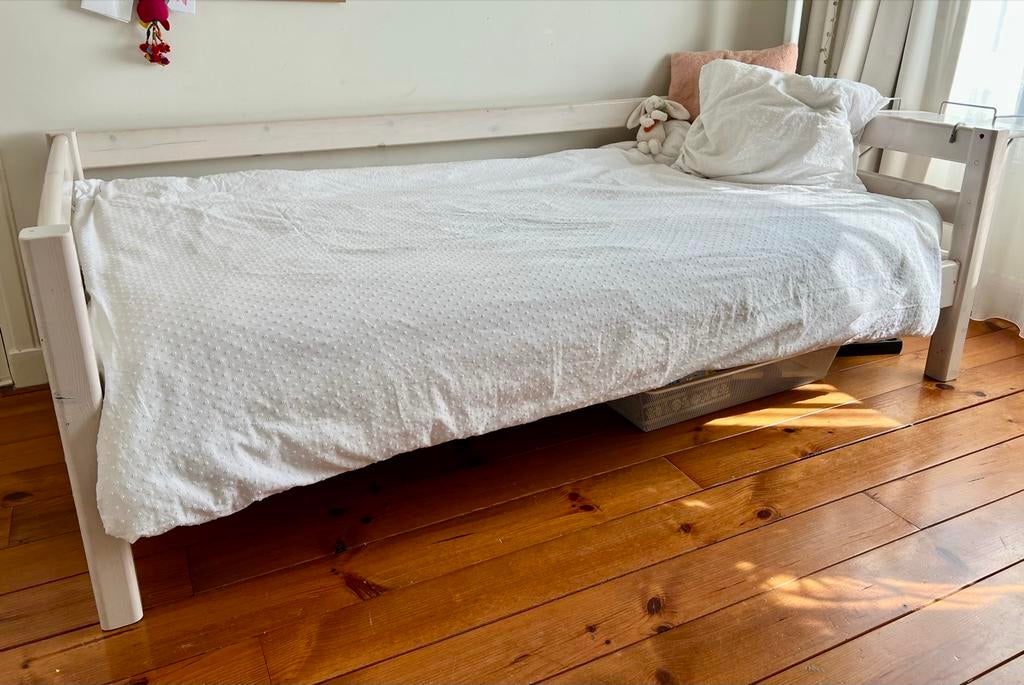 GRATIS Flexa Classic bed 90x200cm wit met Flexa tafeltje, Ophalen, Gebruikt, 90 cm, Eenpersoons