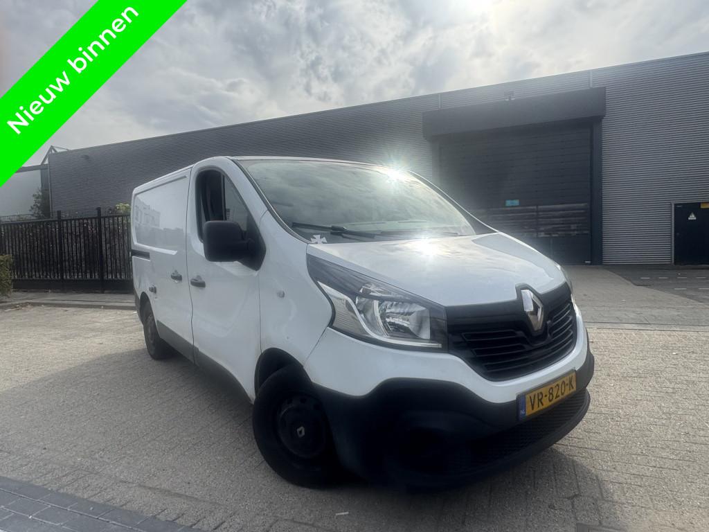 Renault Trafic 1.6 dCi 6Bak 3Persoons Navigatie|Cruise 2015, Auto's, Bestelauto's, Euro 5, Gebruikt, 4 cilinders, Renault