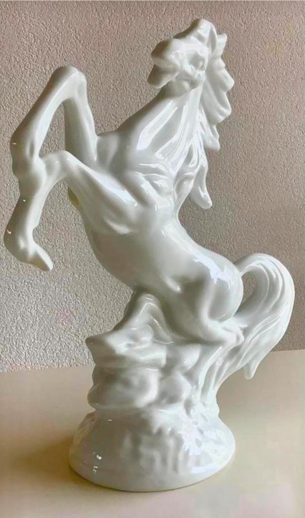 PAARD, STEIGEREND BEELD PUNTGAAF IN PRIJS VERLAAGD nu €22, Verzamelen, Beelden en Beeldjes, Nieuw, Dier, Ophalen of Verzenden