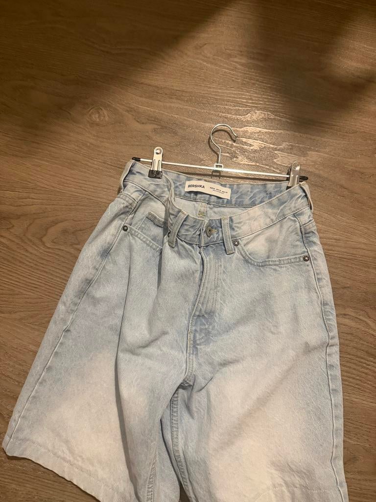 Bershka lichtblauwe wijde shorts XS, Kleding | Dames, Ophalen of Verzenden, Maat 34 (XS) of kleiner, Blauw, Kort