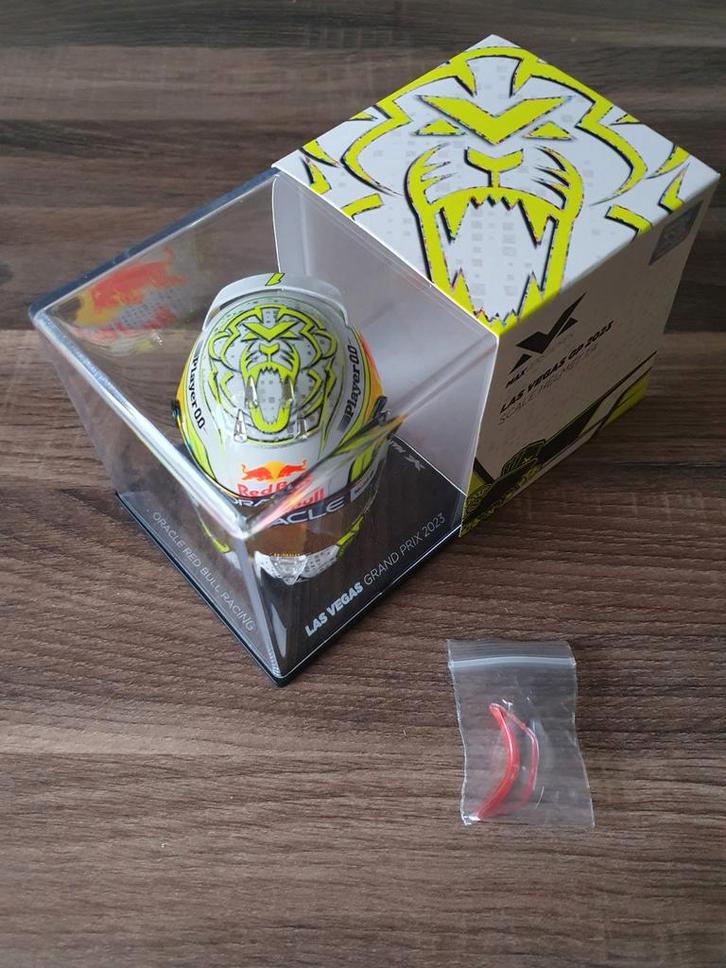 Max verstappen helmpje las vegas 2023 schaal 1/4 schuberth, Verzamelen, Automerken, Motoren en Formule 1, Nieuw, Formule 1, Verzenden