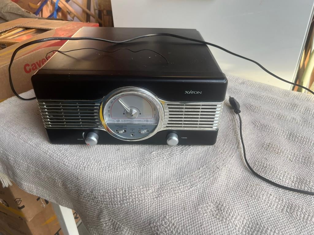 Radio + platenspeler Xiron, Audio, Tv en Foto, Radio's, Ophalen of Verzenden, Gebruikt, Radio, Met cd-speler
