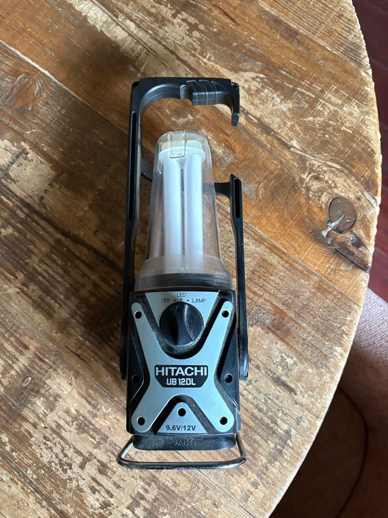 Accu lamp Hitachi UB 12DL - Werkplaatslamp, Ophalen of Verzenden, Zo goed als nieuw