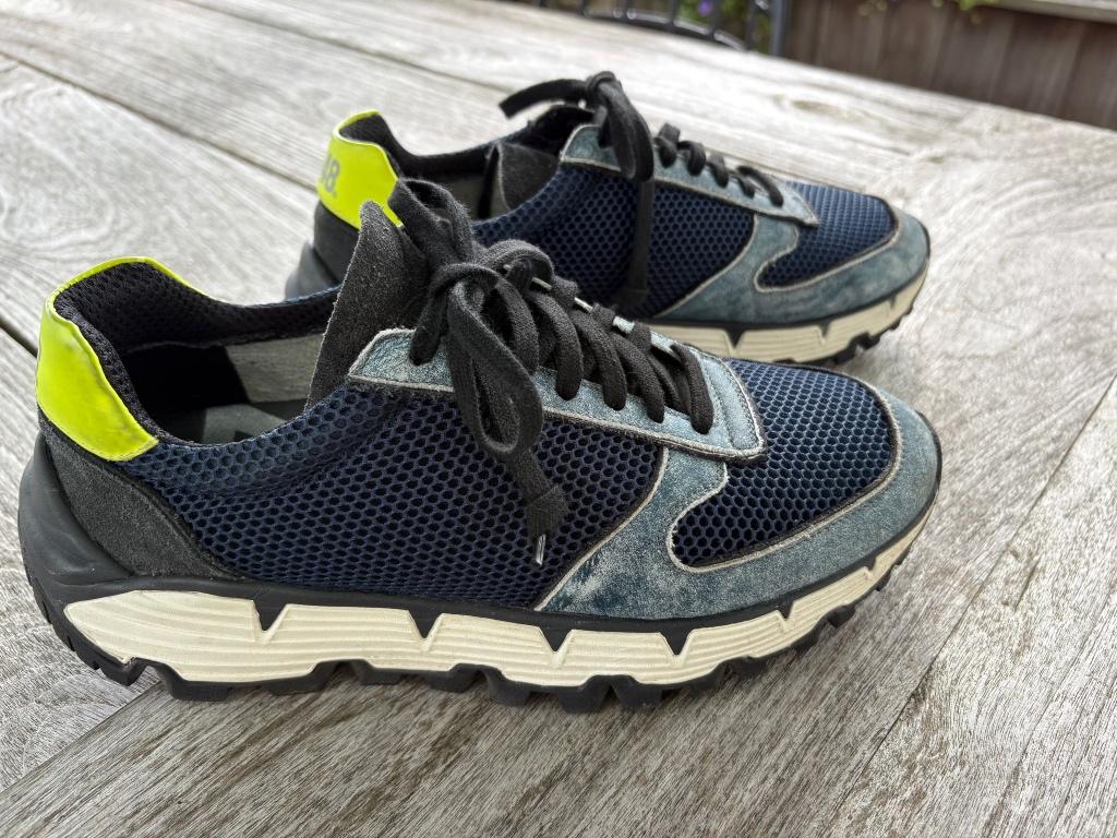 P448 licht blauwe gele sneakers Vibram 39, Kleding | Dames, Schoenen, P448, Blauw, Ophalen of Verzenden, Sneakers of Gympen