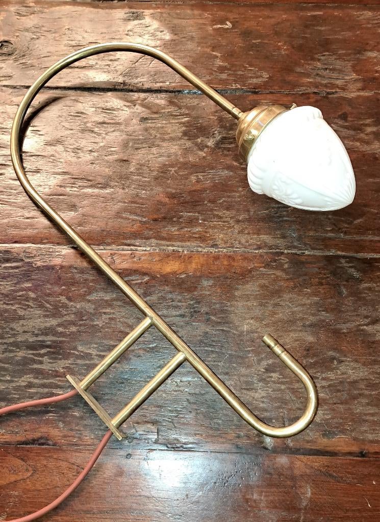 Aparte Art Deco wandlamp met witte glazen toorts 61 cm hoog, Antiek en Kunst, Ophalen