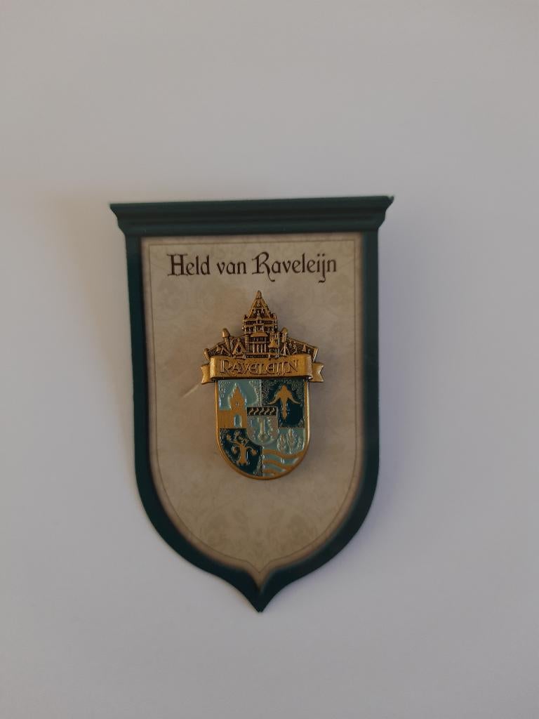 Efteling pin Held van Raveleijn, Verzamelen, Ophalen of Verzenden, Zo goed als nieuw, Button of Speldje