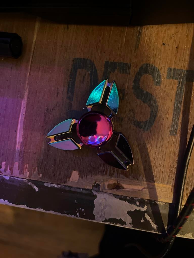 Fidget spinner regenboog kleur, Ophalen of Verzenden, Gebruikt, Jongen of Meisje