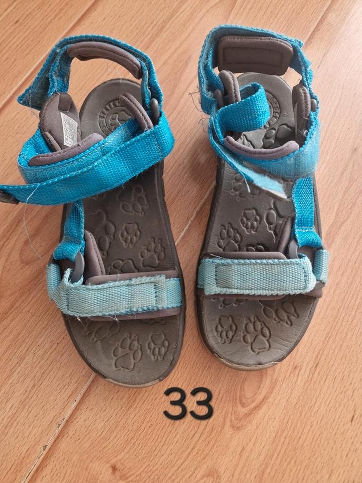 Sandalen maat 33 jack wolfskin blauw, Kinderen en Baby's, Babykleding | Schoentjes en Sokjes, Zo goed als nieuw, Jongetje, Schoentjes