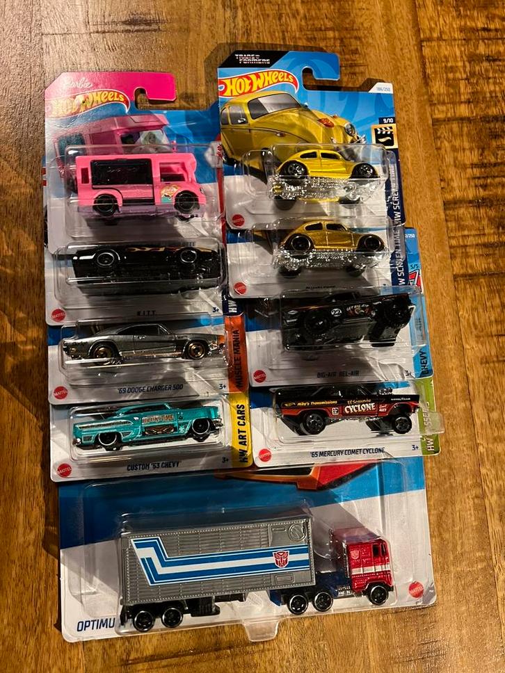 Diverse Hot wheels in verpakking, Hobby en Vrije tijd, Modelauto's | Overige schalen, Zo goed als nieuw, Auto, Ophalen of Verzenden