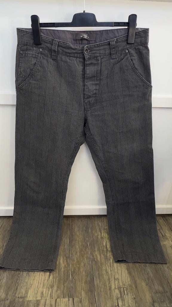 Te koop, H&M grijs met zwart gestreepte broek mt W34/ L30, Ophalen of Verzenden, Zo goed als nieuw, Overige maten, Grijs