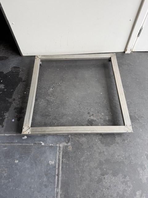 RVS verrijdbaar onderstel, Ophalen, Gebruikt