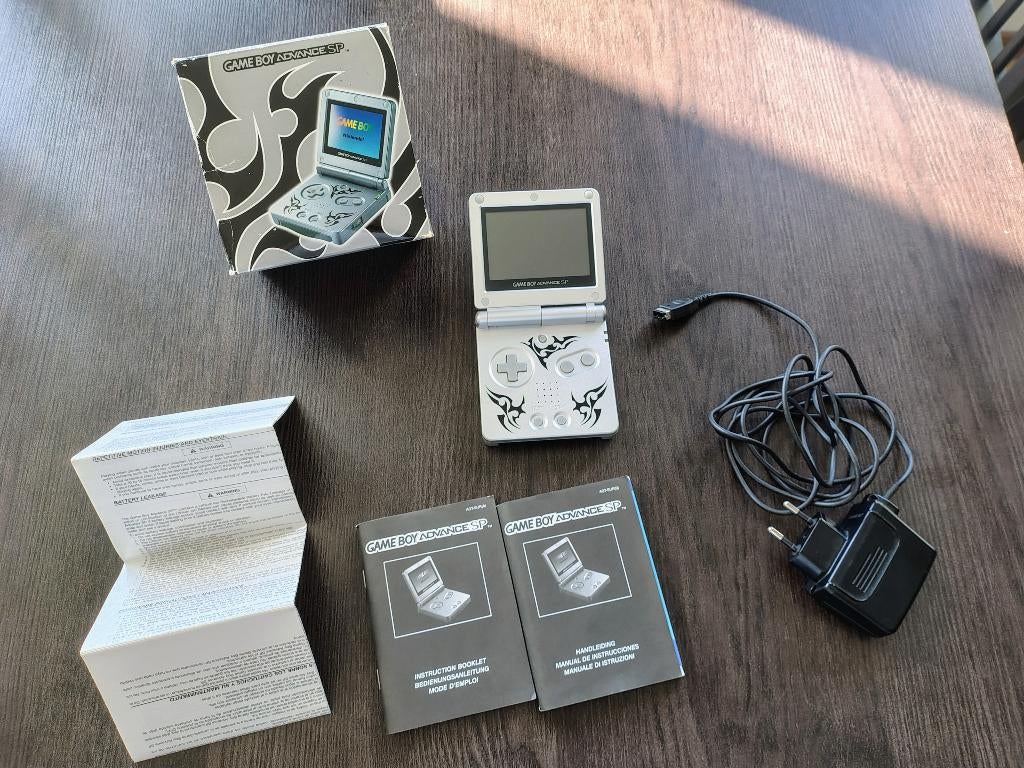 Gameboy advance SP Tribal Editon - CIB, Gebruikt, Overige genres, 1 speler, Ophalen of Verzenden