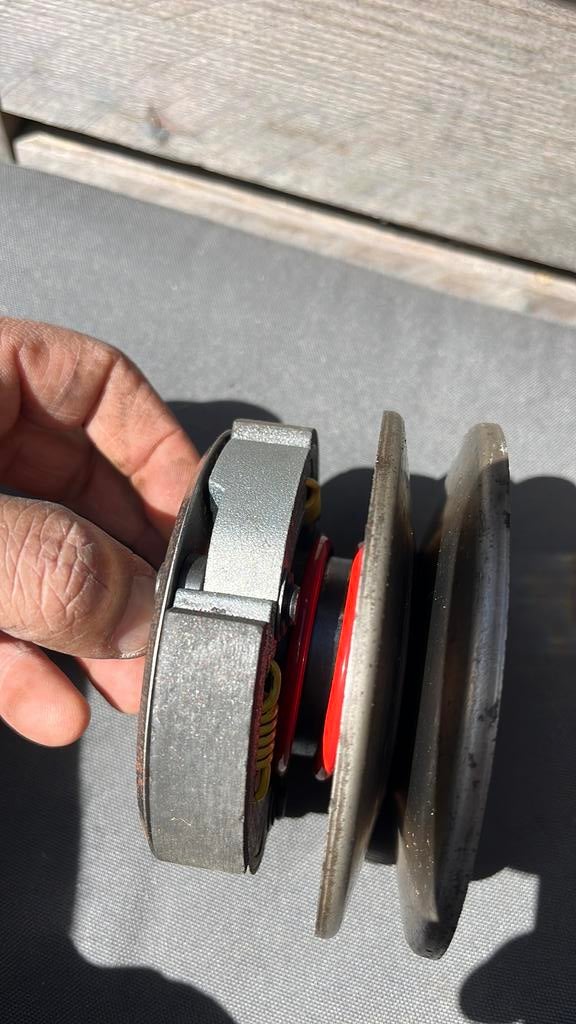 Malossi drukgroep met rode drukveer en gele trekveertjes, Ophalen of Verzenden, Gebruikt, Overige typen