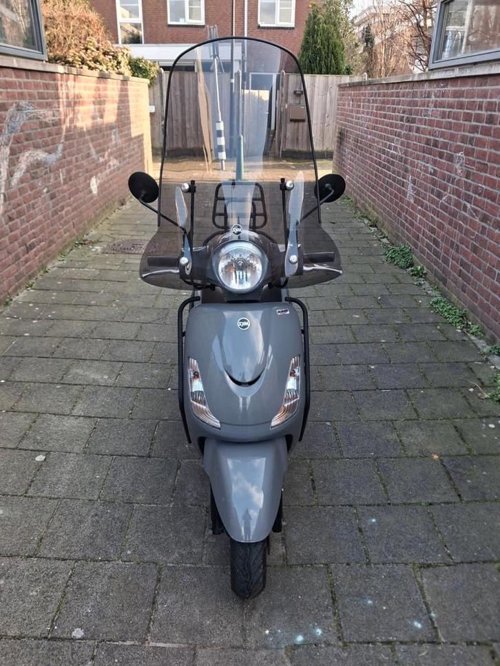 Sym fiddle 2 met windscherm, Fietsen en Brommers, Scooters | Overige merken, Gebruikt, Maximaal 25 km/u, Benzine, Ophalen