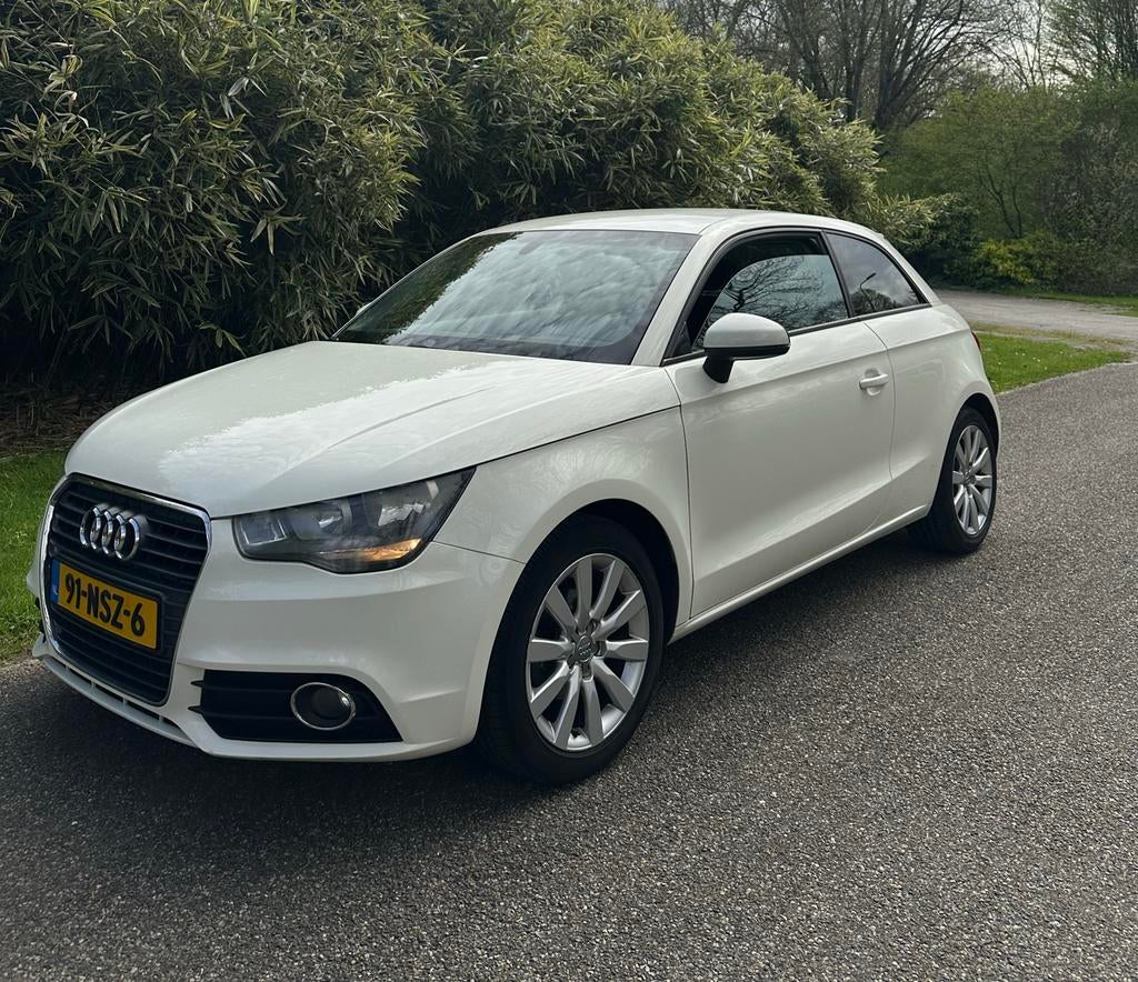 Audi A1 1.2 Tfsi Ambition Pro Line, Voorwielaandrijving, Zwart, 4 cilinders, 4 stoelen