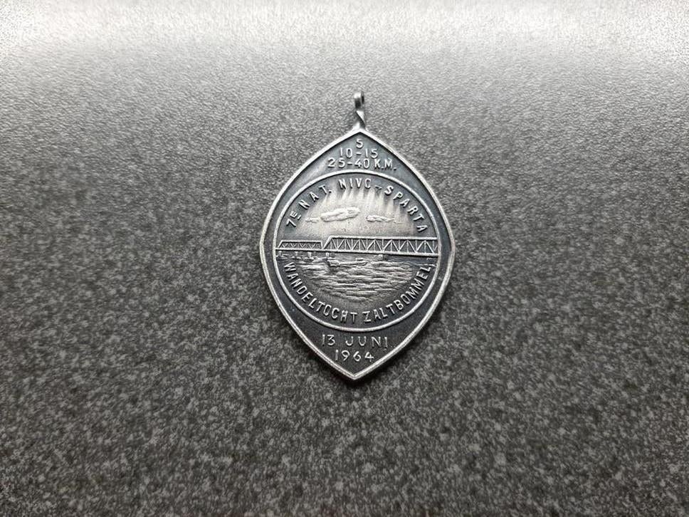 Wandeltocht  Zaltbommel  - 13 juni  1964 / medaille., Ophalen of Verzenden, Overige materialen