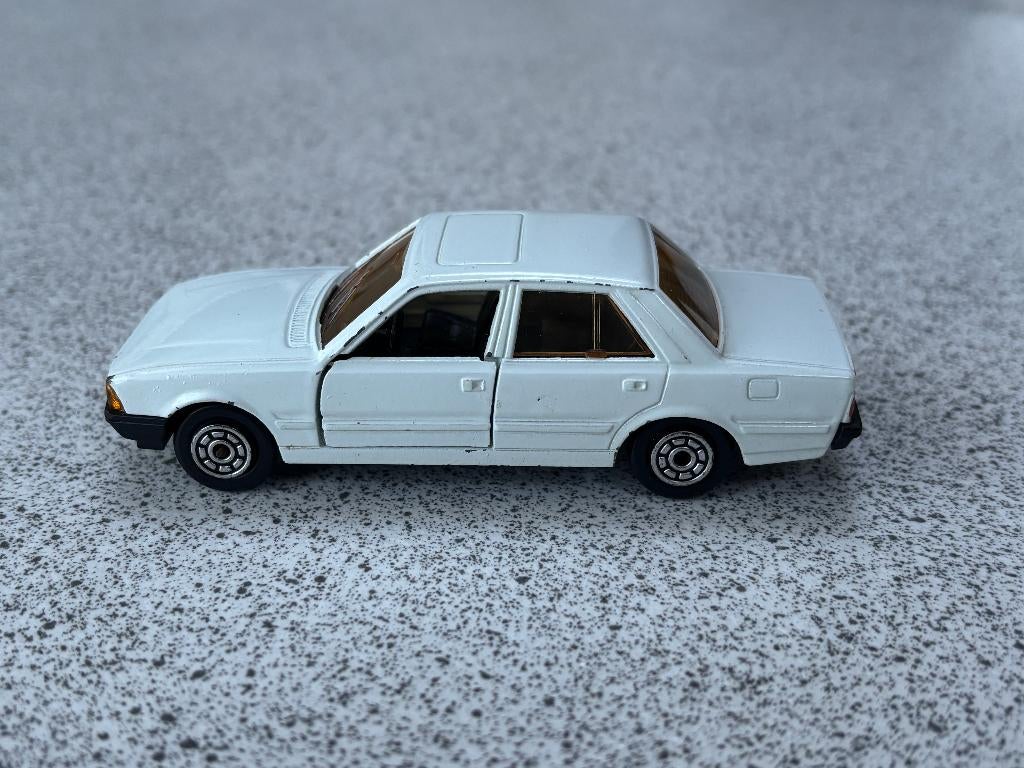 Peugeot 505 wit van Norev, Hobby en Vrije tijd, Ophalen of Verzenden, Gebruikt, Auto, Norev