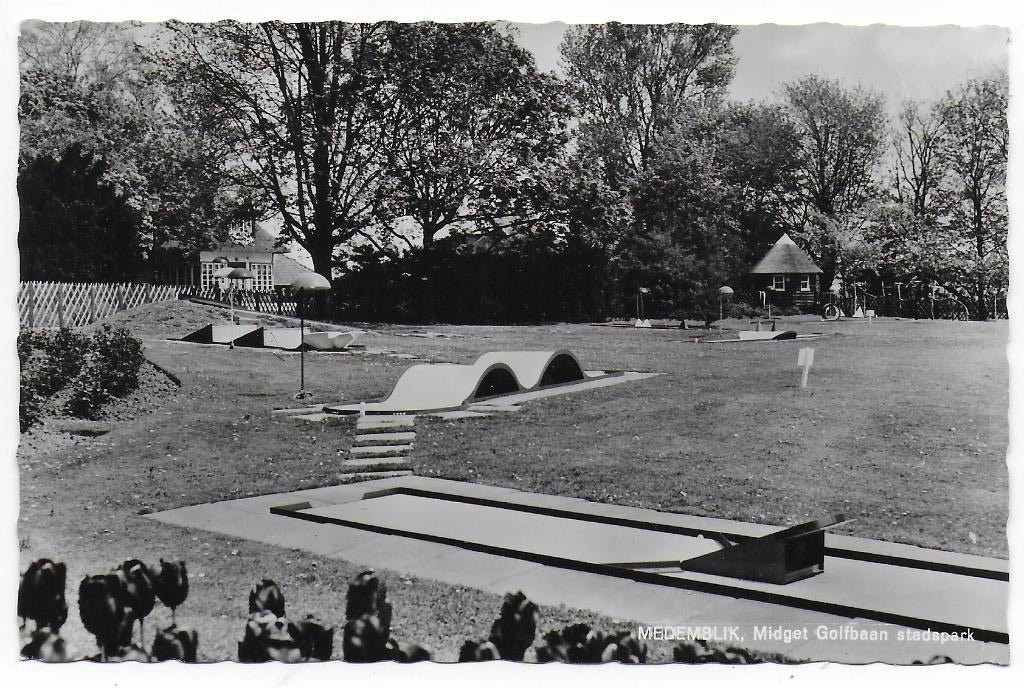 Medemblik Midget Golfbaan   Ansichtkaart uit 1969  ( B7710 ), Verzamelen, Ansichtkaarten | Nederland, Ophalen of Verzenden, 1960 tot 1980