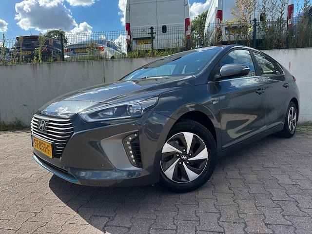 Hyundai IONIQ 1.6 GDi Comfort HYBRID/CARPLAY/NAVI/CRUISE/PDC, Auto's, Hyundai, Stof, Gebruikt, Adaptive Cruise Control, Origineel Nederlands