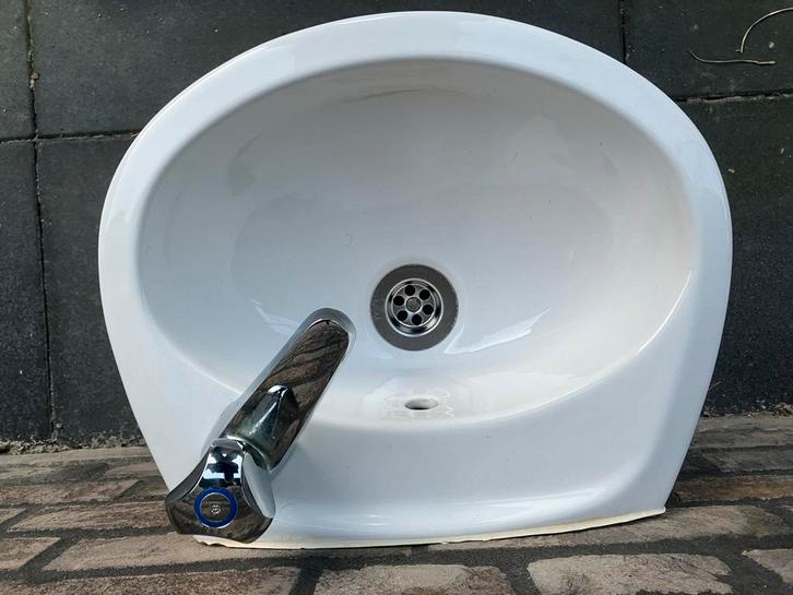 Wc fontein met kraan, Doe-het-zelf en Verbouw, Sanitair, Gebruikt, Wastafel, Chroom, Ophalen