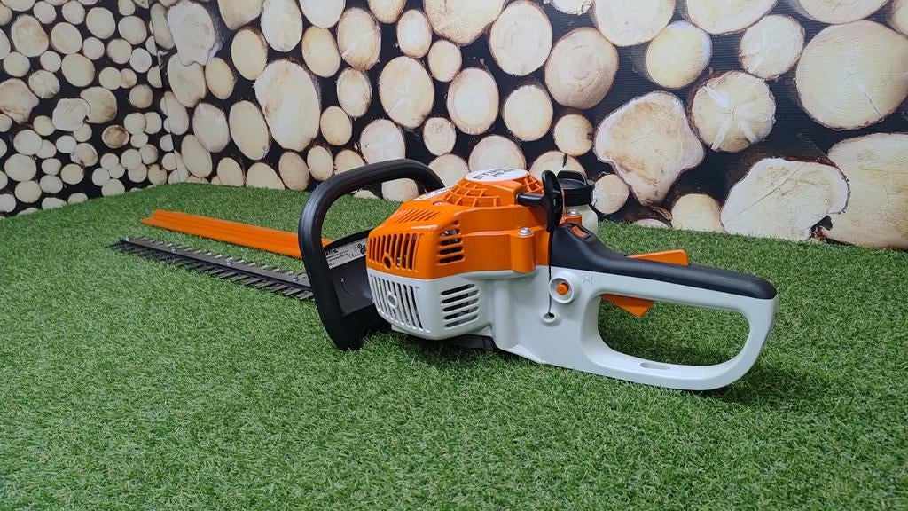 IN NIEUWSTAAT Stihl HS 45 Benzine Heggenschaar, Tuin en Terras, Heggenscharen, Ophalen of Verzenden, Zo goed als nieuw, Benzine