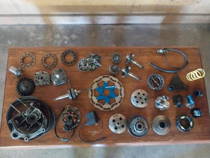 Minarelli horizontaal onderdelen, Fietsen en Brommers, Brommeronderdelen | Scooters, Ophalen of Verzenden