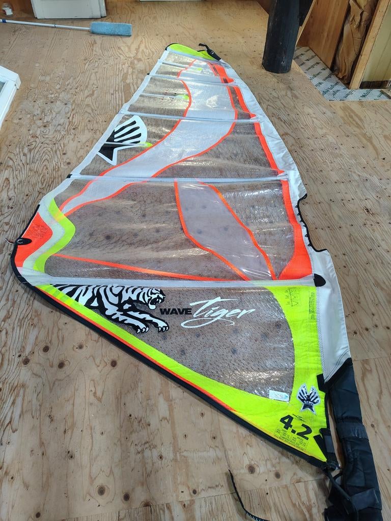 Ezzy Tiger 4.2, Ophalen, Zo goed als nieuw, Zeil, Minder dan 5 m²